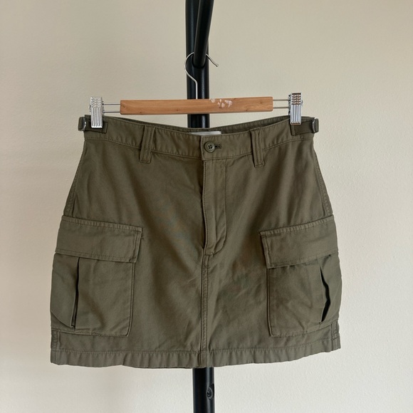 NWOT ARITZIA TNA Supply Cargo Micro Skirt Size8 - Picture 5 of 9